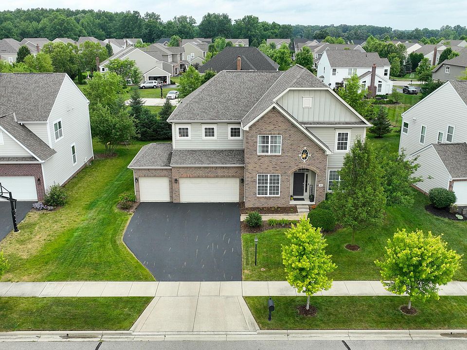 1st image of 240 Balsamine Dr