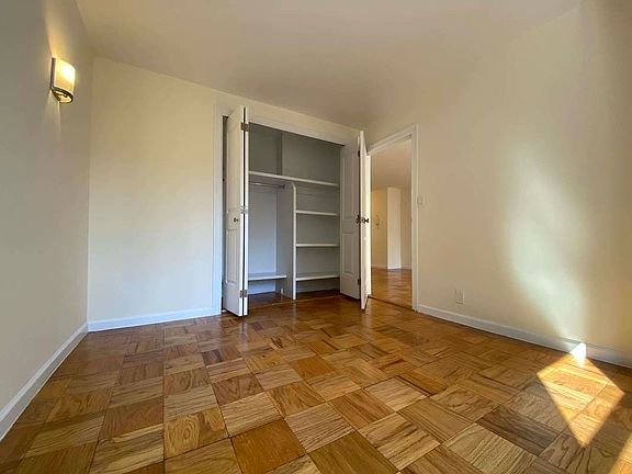 5th image of 250 E 63rd St #3A