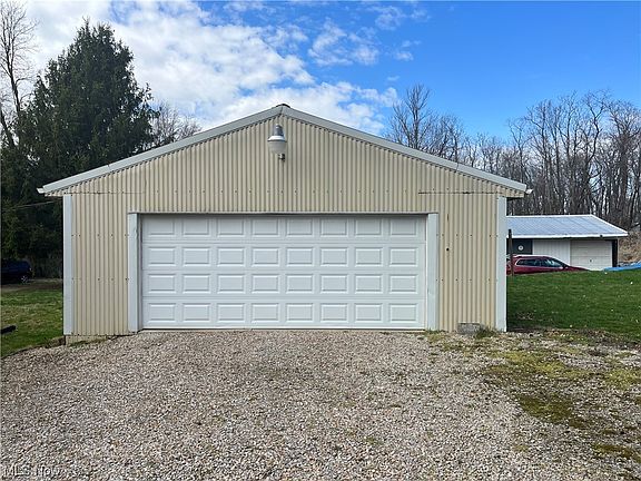 3rd image of 112 Shady Ln