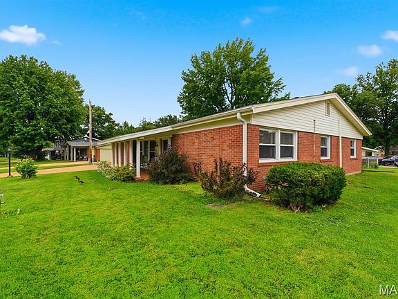 3rd image of 5044 Tealby Ln