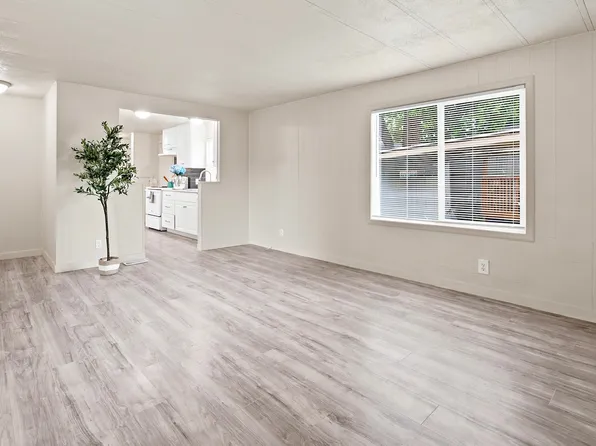 502 Cowlitz Way APT A, Kelso, WA 98626