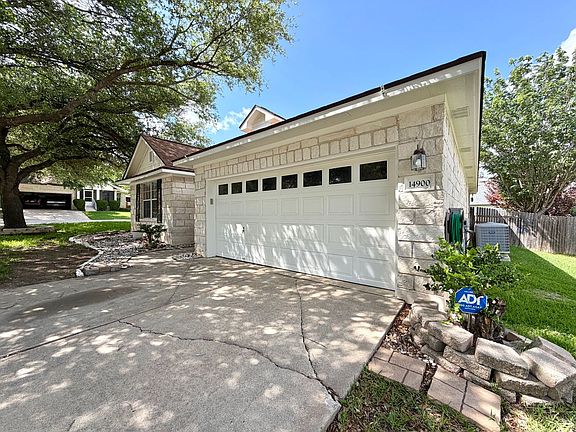 2nd image of 14900 Doria Dr