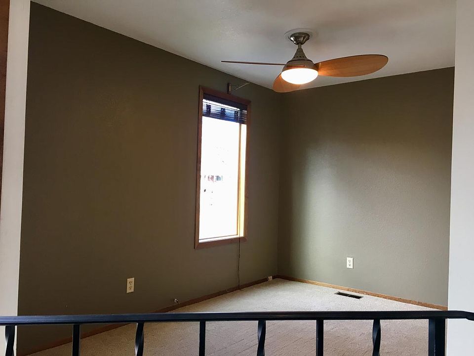 office/ bonus area