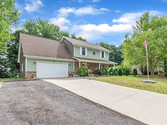 3rd image of 504 N Miller Dr