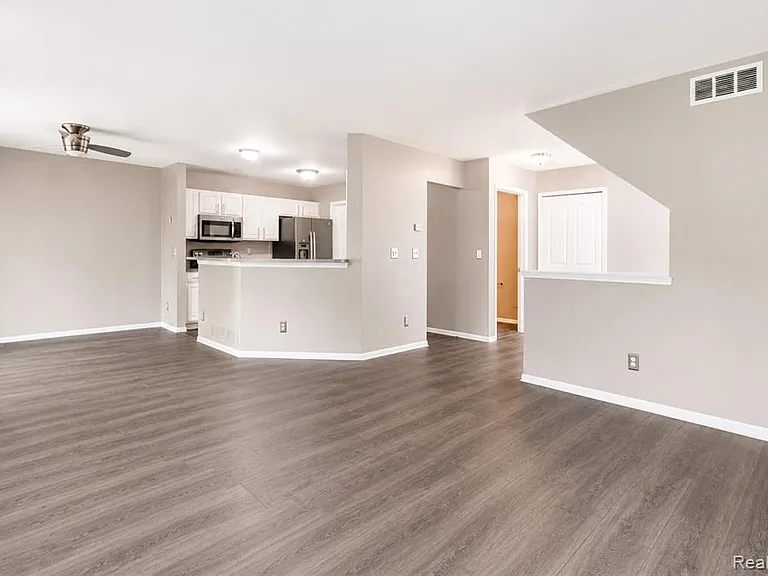 22733 Coachlight Cir — Photo 20