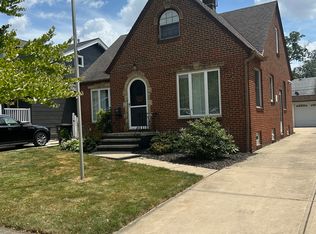 17425 Dartmouth Ave, Cleveland, OH 44111