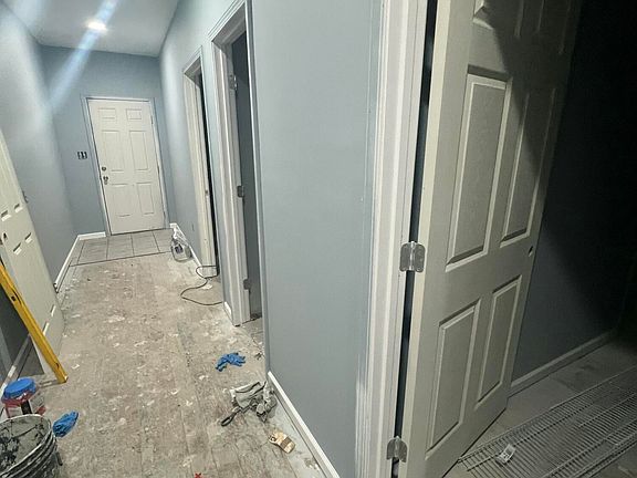 5th image of 2407 W Jefferson St