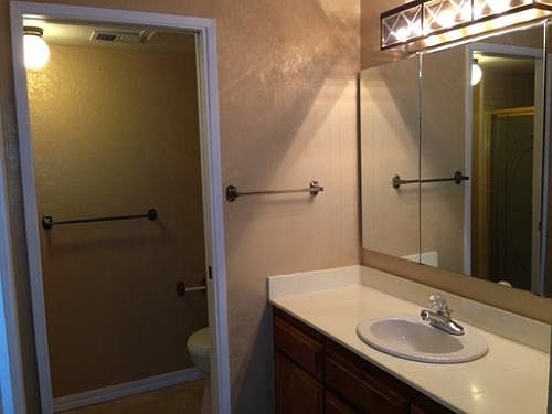 4th image of 5333 Primrose Dr APT 26A