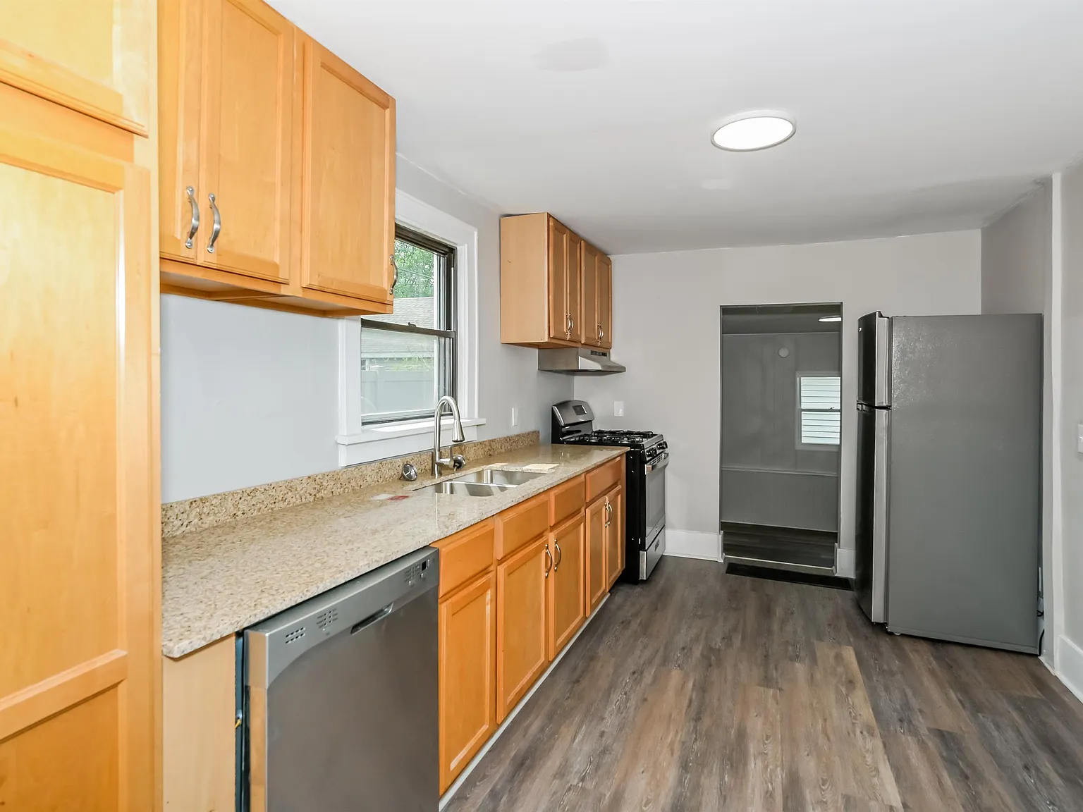 3 bed, 1355 sqft, $1,450 — Photo 4