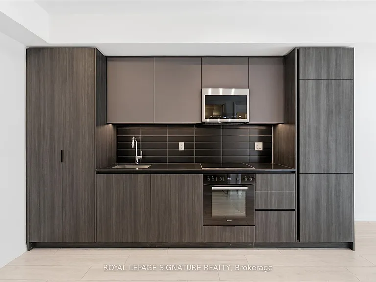400 King St W #1519 — Photo 4