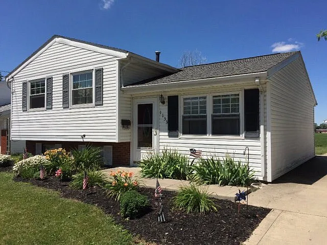 1133 Colonial Ave photo 1