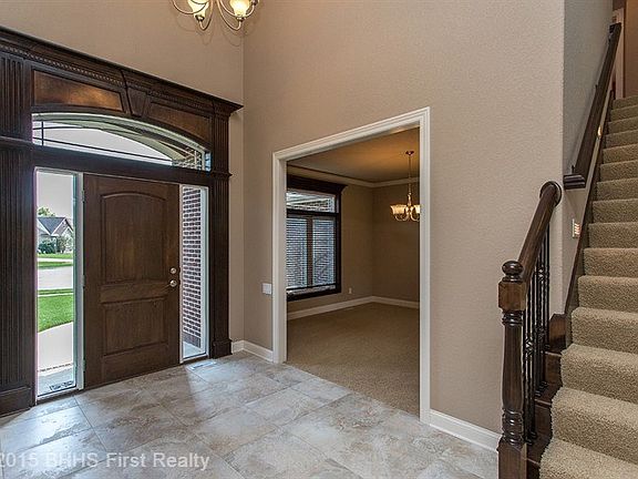3rd image of 530 NE 44th Ct