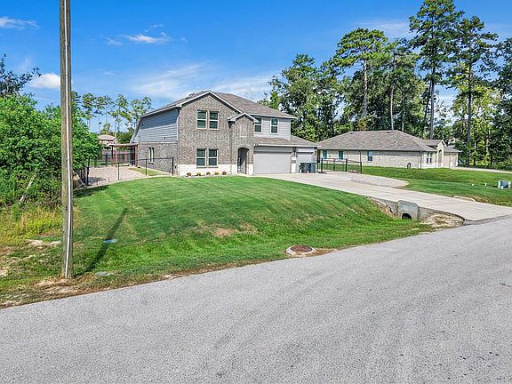 4th image of 919 Republic Rd