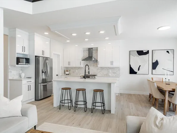 1214 Eaton Ln NW, Edmonton, AB T6M 1M9