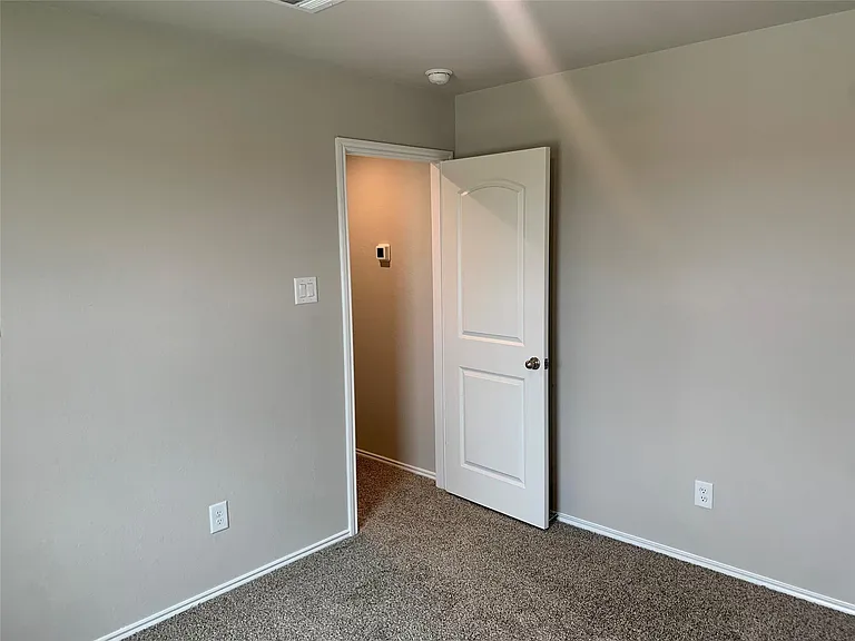 4227 Isoletta Ct — Photo 30