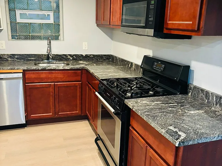 1020 S Claremont Ave #1 — Photo 5