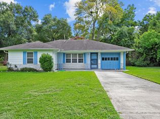 223 Wildwood St, Baytown, TX 77520