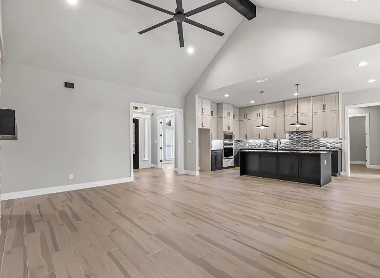 1064 Glenoaks Dr — Photo 5