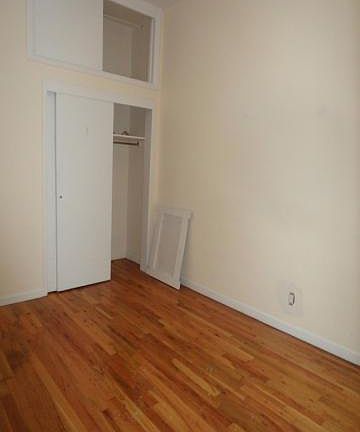 5th image of 165 W 85th St