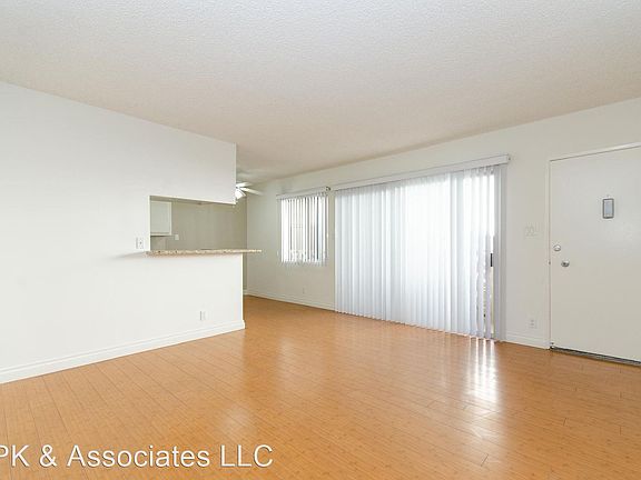 3rd image of 1829 Corinth Ave APT 3
