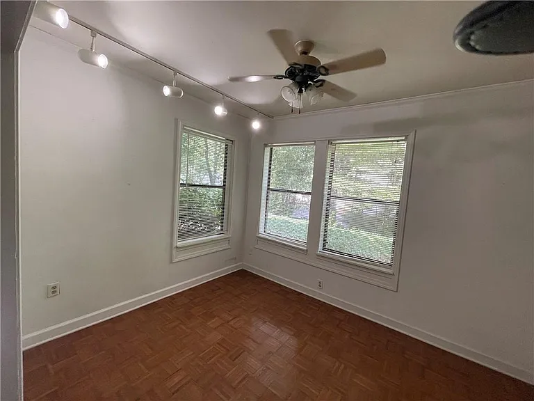 906 Parkaire Xing #906 — Photo 14