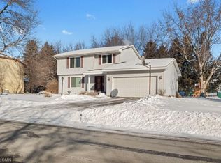 2577 Mailand Rd E, Maplewood, MN 55119