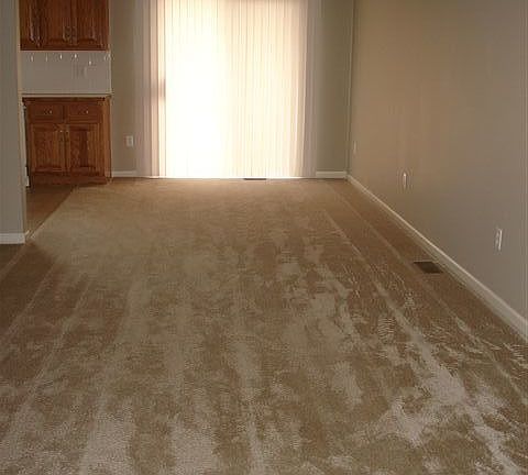 2nd image of 610 NW Scenic Ln