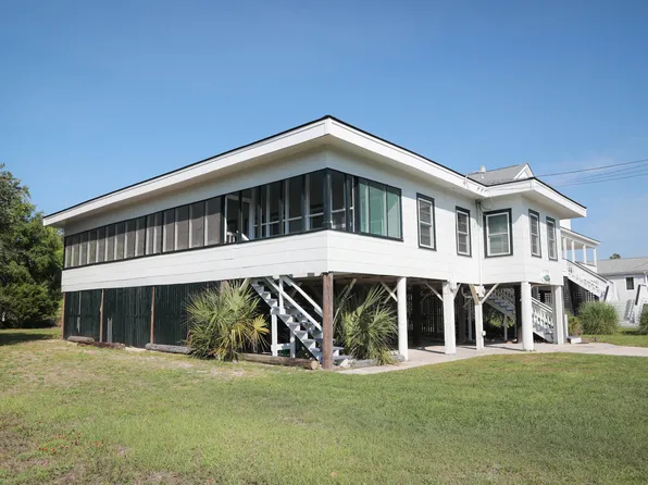 2506 Holmes St, Edisto Island, SC 29438