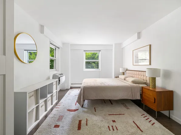 175 Willoughby Street 3C image 1 of 4