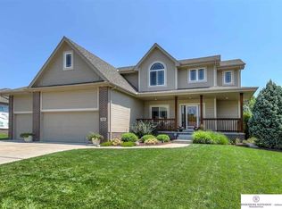 8563 S 102nd St, La Vista, NE 68128
