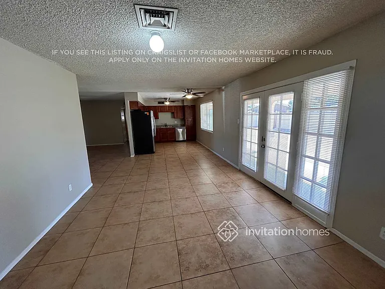 6731 W Denton Ln — Photo 5