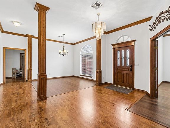 3rd image of 2413 Villa Lante Cir