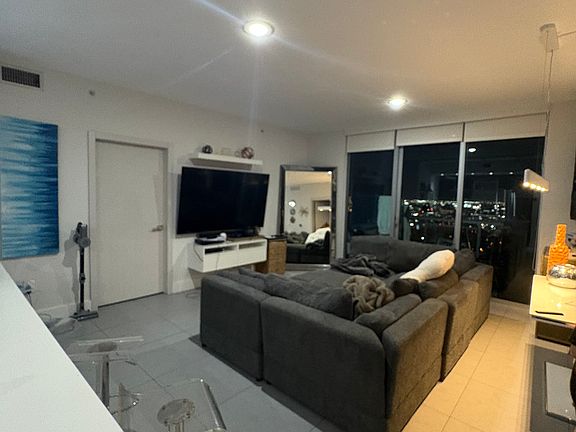 3rd image of 90 SW 3rd St Floor 4308-3