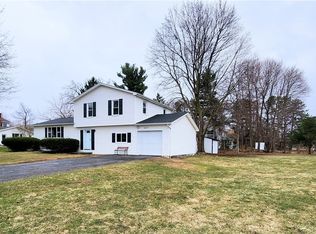 657 Regina Dr, Webster, NY 14580