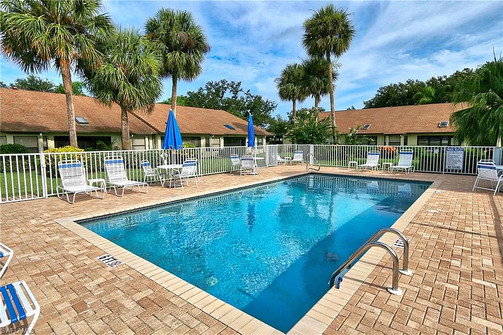 2 bed, 2.0 bath, 1252 sqft, $4,800 — Photo 2