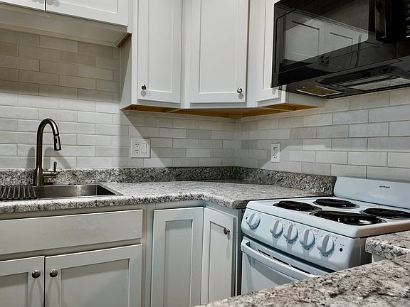 5th image of 1859 E Broadway Rd APT 6