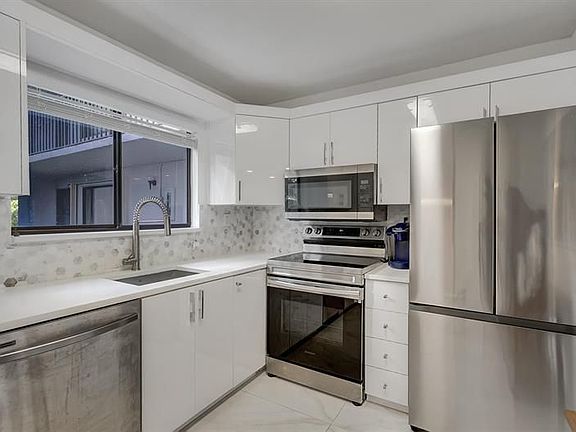 5th image of 15090 Ashland Pl APT 149