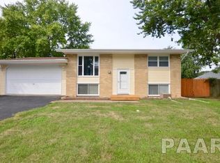 203 N Meadowview Ln, Washington, IL 61571