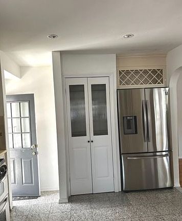 3rd image of 25124 57th Ave