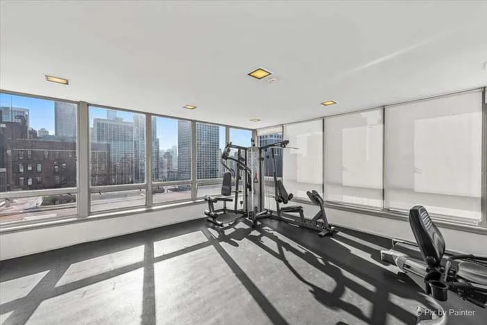 30 E Elm St #3D — Photo 16