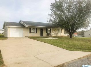 4915 Lakeplace Rd, Cedar Bluff, AL 35959