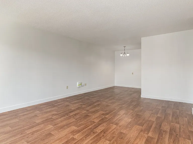 3805 Marlborough Dr NE — Photo 8