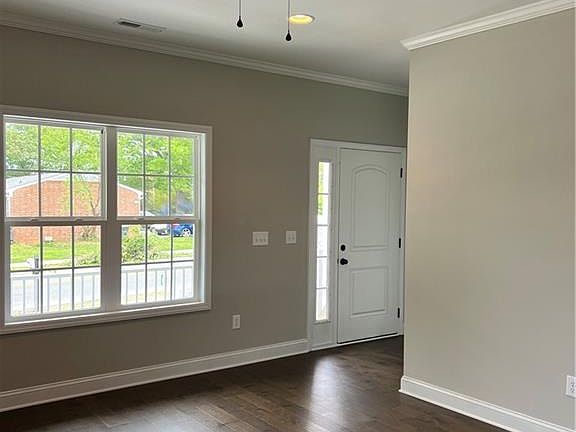 4th image of 406 Lowdermilk St