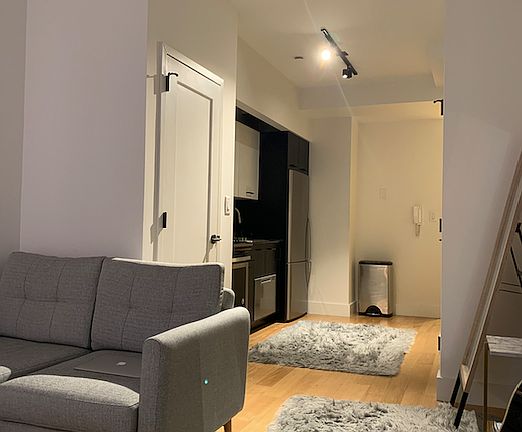 4th image of 67 Wall St APT 5F