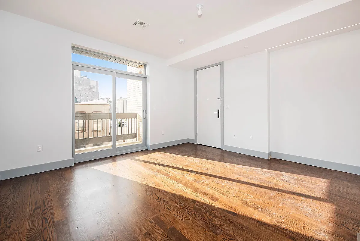1808 Avenue P — Photo 2