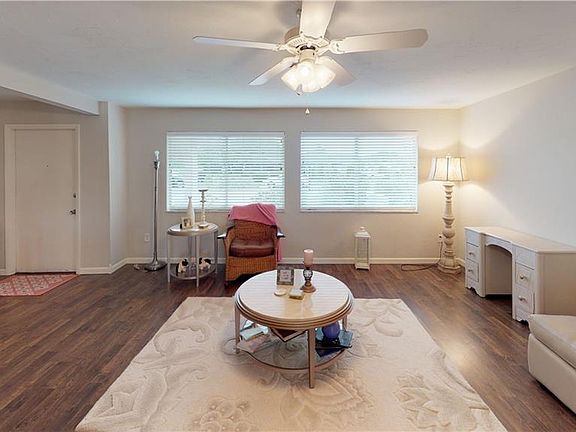 3rd image of 6809 Carmelle Dr