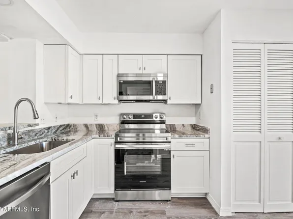 7675 LAS PALMAS Way, Jacksonville, FL 32256