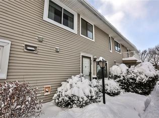 458 Eastbrooke Ln, Rochester, NY 14618