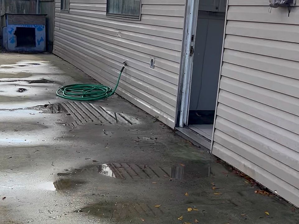 2nd image of 3410 Edgemont Dr