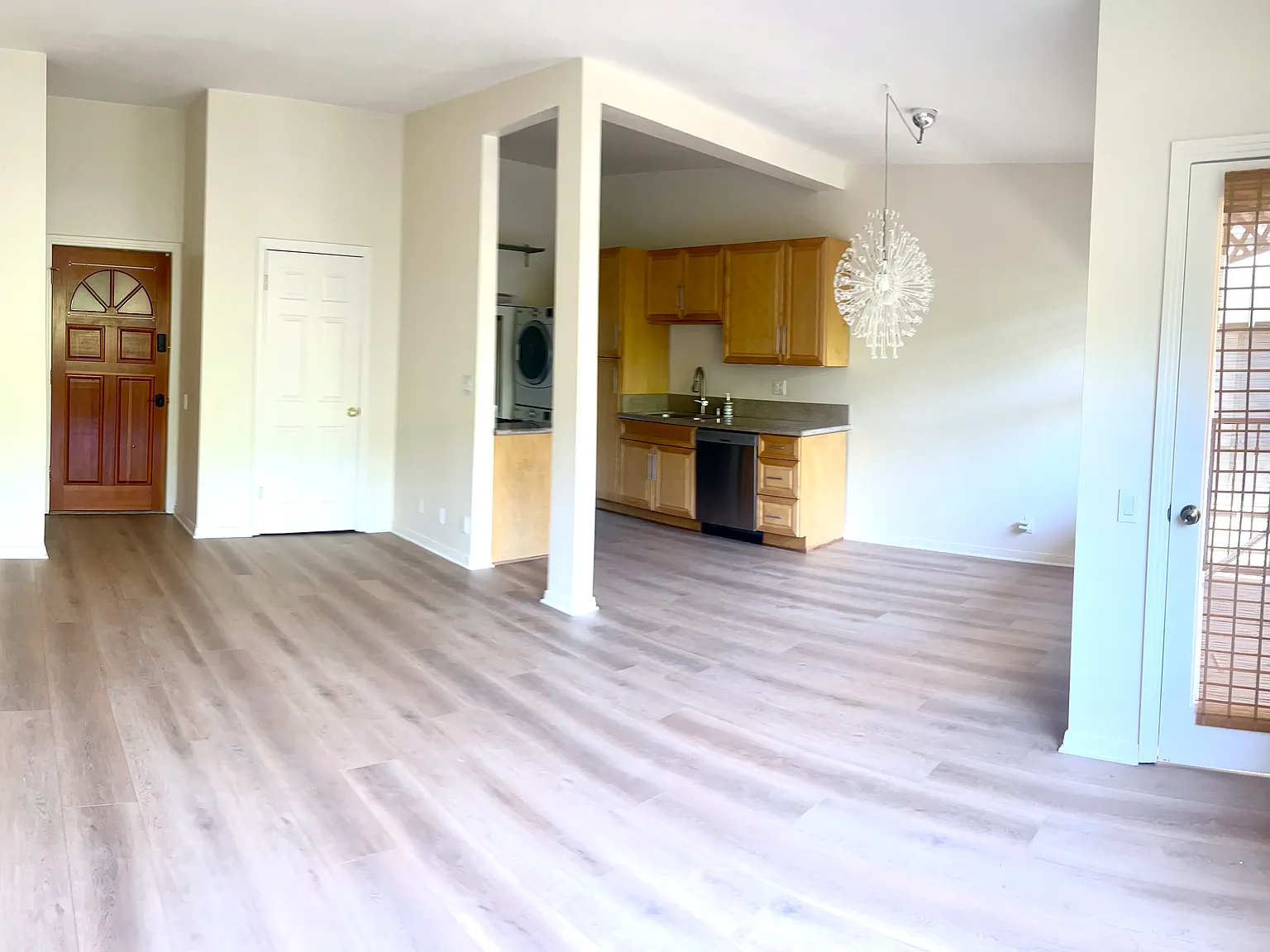 2 bed, 1.5 bath, 850 sqft, $3,300 — Photo 4